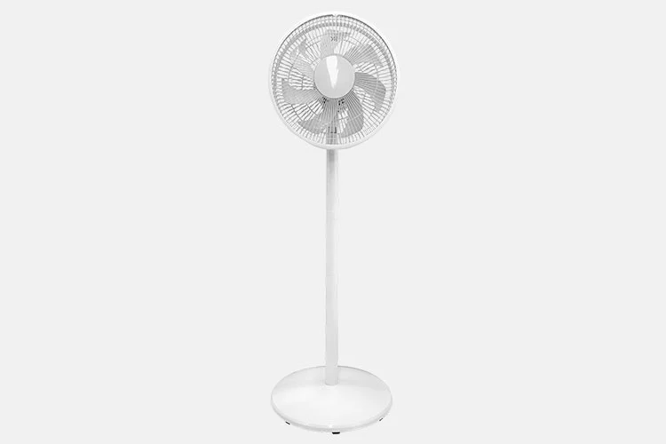 Les fans intelligents debout combinent la puissance et l'intelligence pour les maisons modernes